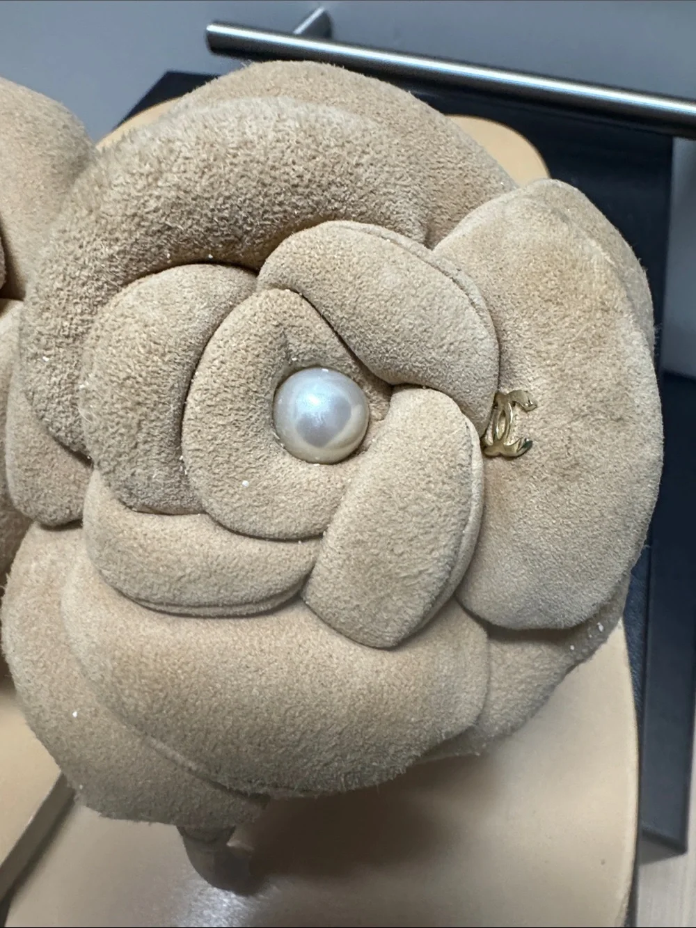 CHANEL Tan Suede Camellia Pearl Thong Sandals size 40
